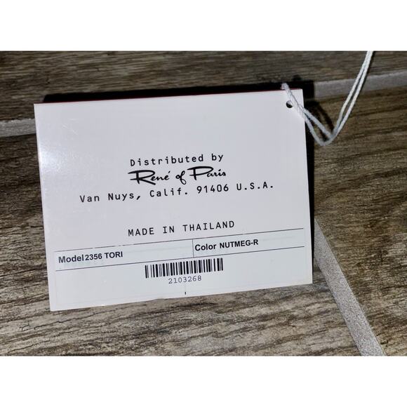 Tori Wig by Rene of Paris Straight Short Wig - Nutmeg - Picture 5 of 6